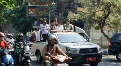 Naik Mobil Bak Terbuka Keliling Kota, Gus Ipul Woro-Woro Penertiban Parkir dan PKL