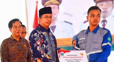 Gus Muhdlor Salurkan Bantuan Rp1 Miliar untuk 3.599 KK Sekitar TPA Jabon Sidoarjo