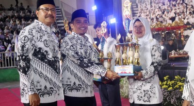 Pagelaran Wayang Warnai Gebyar Malam Puncak Hari Guru Nasional di Kota Pasuruan