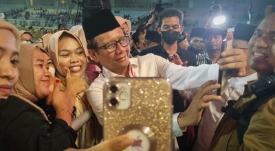 Dihadiri Puan dan Mahfud MD, Ribuan Warga Gresik Antusias Ikuti Doa Keselamatan Bangsa