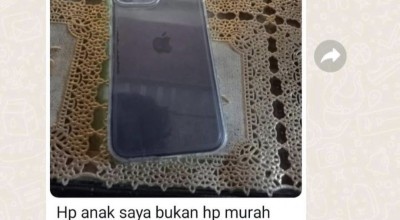 Puluhan HP Siswa SMP 1 Kedungadem Bojonegoro Disiram Air oleh Oknum Guru, Kok Bisa?