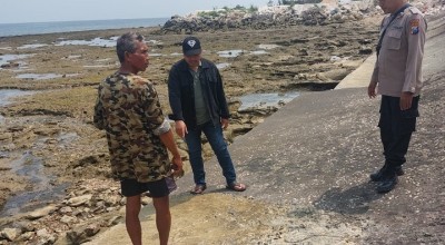 Diduga Dibuang Usai Dilahirkan, Mayat Bayi Ditemukan di Tepi Pantai Pamekasan