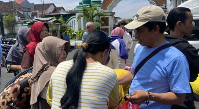 TKD Prabowo-Gibran Ponorogo Bagikan 2000 Makan Siang dan Susu Gratis