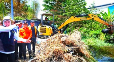 Gubernur Khofifah Pimpin Bersih-bersih Sungai Avour di Sidoarjo