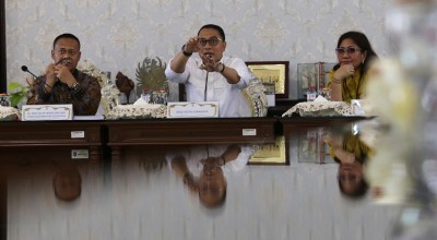 Kinerja Wali Kota Surabaya Eri Cahyadi Diganjar Penghargaan Presiden Jokowi