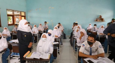 Pesan Gubernur Jatim Khofifah di Hari Guru Nasional 2023