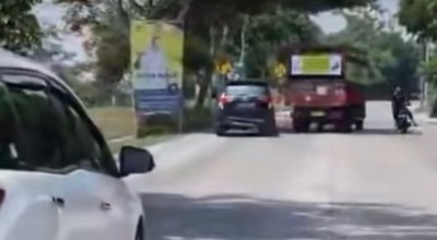 Viral, Mobil Kabur Usai Tabrak Lari di Kediri
