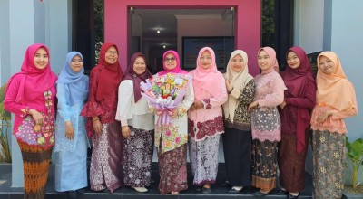 Hari Ibu, ASN dan Pegawai Pemkab Lamongan Ngantor Berbusana Kebaya