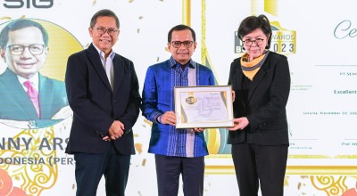 Direktur Utama SIG, Donny Arsal Raih The Best CEO Ajang Top BUMN Awards 2023