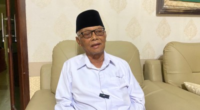 Kelakar Zulhas Soal Amin dalam Salat, Ketua Umum MUI Gus War Beri Nasihat