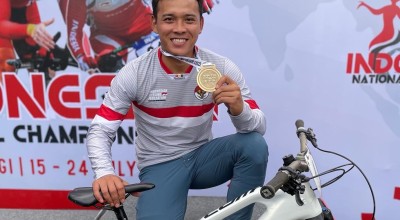 Pebalap Nasional Asal Kota Batu Lelang Jersey dan Sepeda untuk Donasi Palestina , Ada yang Berminat?