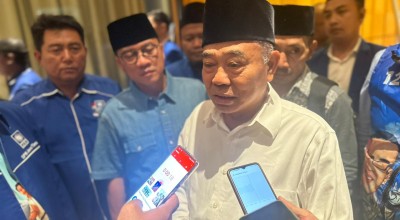 Kiai Asep Sebut Khofifah-Emil Layak Maju di Pilgub Jatim 2024