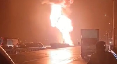 Truk Pengangkut BBM Terbakar di Exit Tol Kertosono