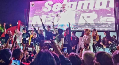 Jalan-jalan di Tunjungan, Ning Atiqoh: Surabaya Pecah