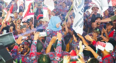 Gubernur Khofifah Dinobatkan jadi Ibu Perangkat Desa Jatim