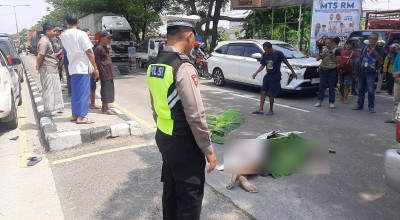 Tabrak Truk Putar Balik, Pemotor Lamongan Tewas Terlindas
