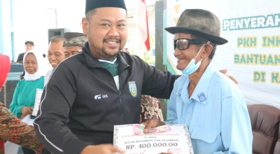 Pemkab Gresik Rampung Salurkan Bansos PKH Inklusif dan Bantuan El Nino