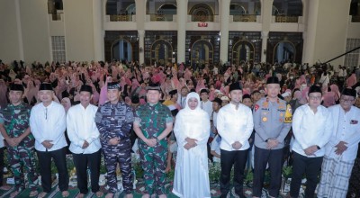 Khofifah Beri Sinyal Pasangannya di Pilgub Jatim 2024, Siapa Dia?