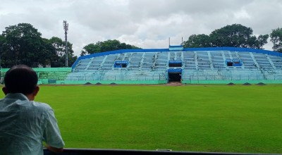 Urai Kemacetan, Sentel Ban Stadion Gajayana Malang jadi Tempat Parkir