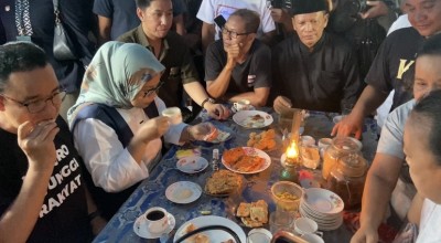Ngopi di Mbah Tekluk Ponorogo, Anies Baswedan Ungkap Harapan untuk Usaha Kecil