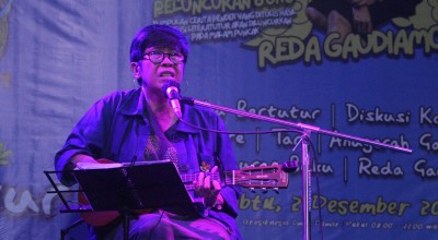 Reda Gaudiamo di Malam Puncak Literatutur 2023 Gresik
