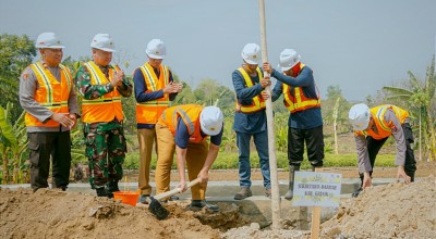 Dinas PUTR Gresik Tanam 2,2 Juta Pohon di Waduk Bunder