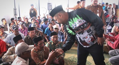 Kondisi Labuhan Perahu Dangkal, Nelayan Gresik Utara Curhat ke Bupati