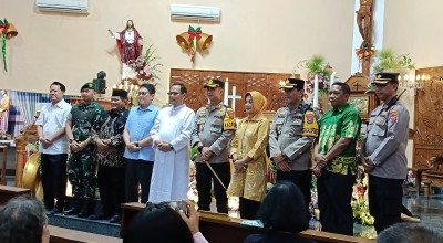 Pj Bupati Bojonegoro Kunjungi Persiapan Ibadah Natal di Gereja