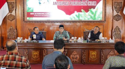 Kumpulkan Jajaran di Pendopo Jelang Nataru, Pj Wali Kota Mojokerto Beri Instruksi Begini
