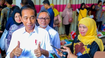 Khofifah Janji Stok Bahan Pokok di Jatim Stabil Selama Nataru, Jokowi: Alhamdulillah, Saya Senang