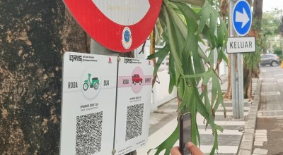 Wali Kota Eri Cahyadi Akui Warga Surabaya Tak Siap Parkir QRIS, Lha Terus Yaopo?