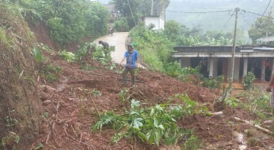 2 Hari Jalan Poros Desa Banaran Ponorogo Tertutup Longsor, Butuh Bantuan Ekskavator