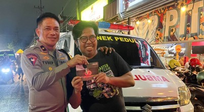 Bonek Sambut Bantuan Ambulan dari Polda Jatim, Bisa Bantu Masyarakat Lebih Luas