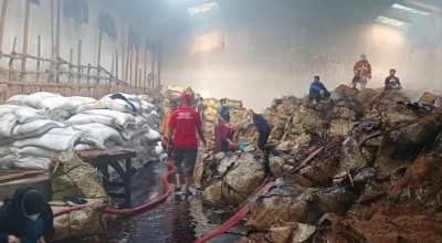 Gudang Tembakau di Pamekasan Terbakar, Rugi Miliaran Rupiah