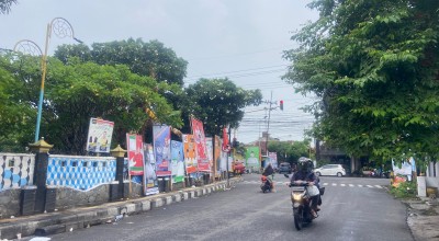 Gaya Lawas Baliho-baliho Caleg di Kediri Bikin Polusi Pemandangan Saja