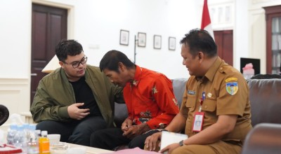 Kisah Lansia Penjual Roti Keliling Dorong Gerobak dari Wates hingga Kota Kediri