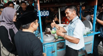 Cak Imin Borong Jualan Pedagang Pasar Citra Niaga Jombang karena Wasiat Nara