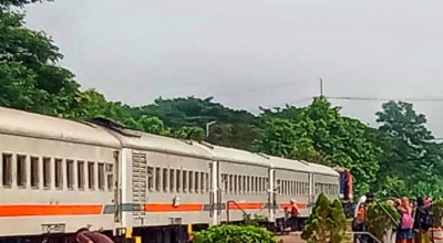 Evakuasi KA Pandalungan Usai, Jalur Rel Sidoarjo Sudah Dapat Dilewati