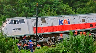 Evakuasi KA Pandalungan Anjlok di Sidoarjo Masih Berlangsung Hingga Kini