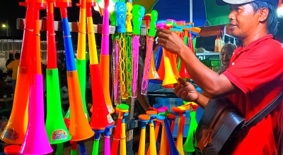 Tahun Baru di Jember: Terbangkan Layangan hingga Pengunjung Pantai Cemara Sewu Membludak