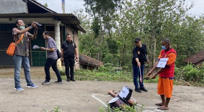 Rekonstruksi Pembunuhan Kakek di Ponorogo, Tersangka Sempat Pamit Orang Tua