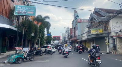 Dishub Cabut Larangan Parkir Mobil di Jalan Dhoho Kediri