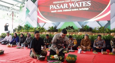 Mas Dhito Resmikan Pasar Wates, Minta Pedagang dan Pengunjung Jaga Kebersihan