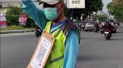 Polisi Cepek Berkalung QRIS hingga Mudah Dihafal