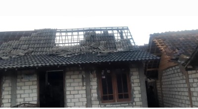 Angin Puting Beliung Rusak Puluhan Rumah Warga di Tuban