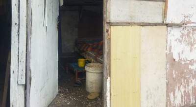 Warga Surabaya Sakit Tidur di Kandang Ayam Gegara Diusir Anak, Pak Wali Tolong..