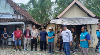 Bedah Rumah PWI Lamongan Sasar Janda Miskin, Gandeng Polres dan Lembaga Amal