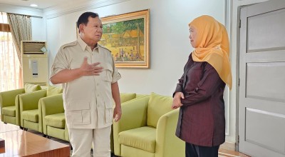 Khofifah dan Prabowo Bertemu di Bandara Halim Perdana Kusuma, Sampaikan Ini