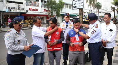 Hari Pertama Parkir Nontunai di Surabaya, Dishub Masih Izinkan Bayar Tunai