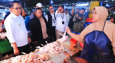 Pj Gubernur Jatim Pastikan Stok Pangan Aman dan Harga Terkendali